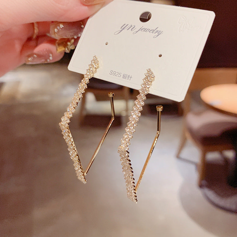 Awesome Design Diamond Earrings SYTELLA