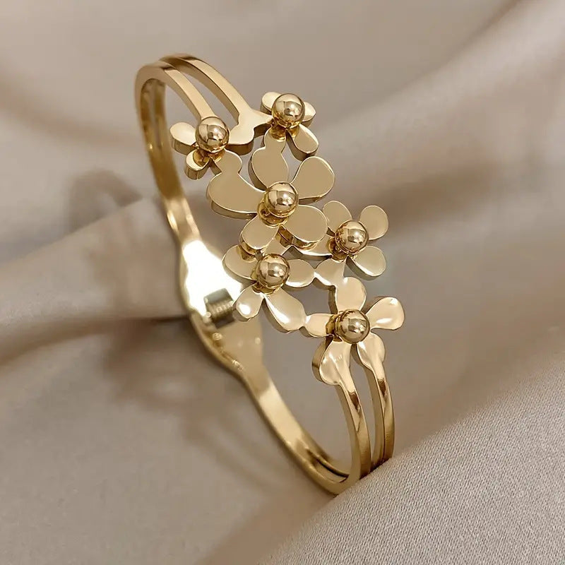 Wonderful Flower Cluster Bracelet SYTELLA