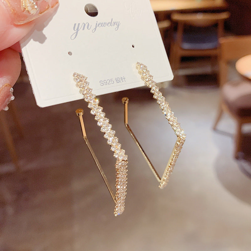 Awesome Design Diamond Earrings SYTELLA
