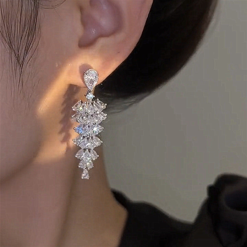 Trendy Xmas Tree Earrings SYTELLA