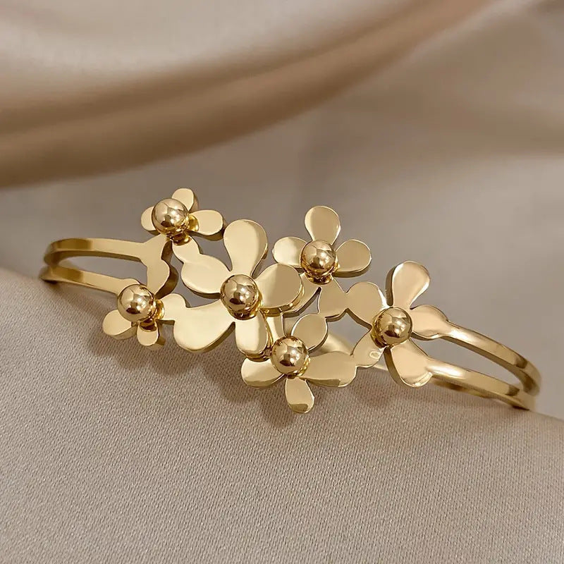 Wonderful Flower Cluster Bracelet SYTELLA