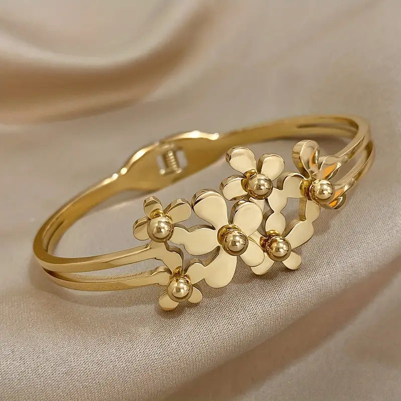 Wonderful Flower Cluster Bracelet SYTELLA