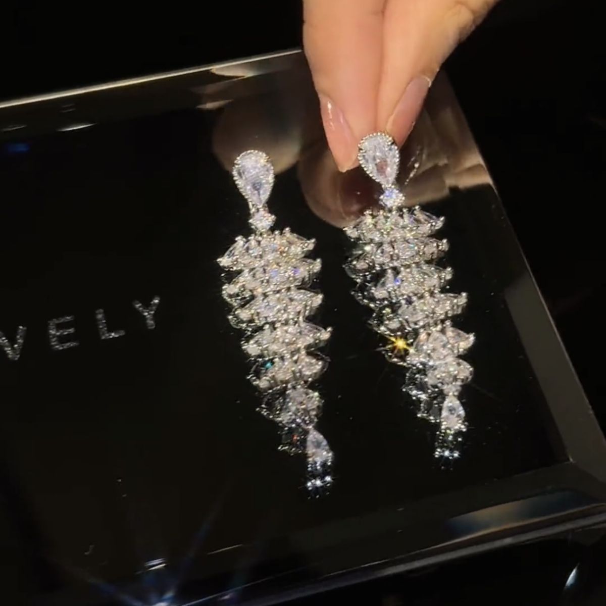 Trendy Xmas Tree Earrings SYTELLA